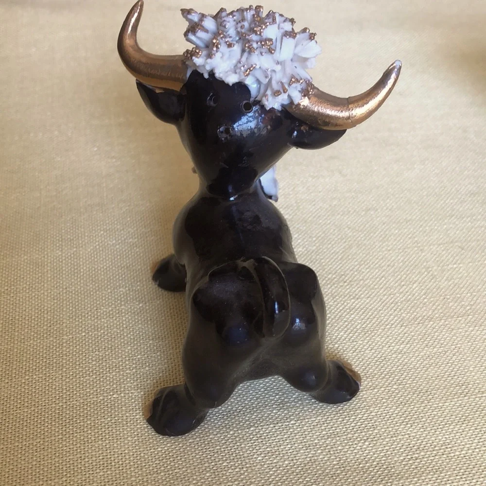 VTG RARE NOV CO Black And Gold Bull Salt/Pepper Shakers